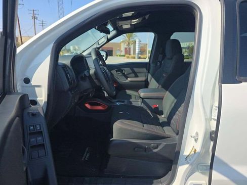 Used 2026 Nissan Frontier PRO-4X AWD/4WD image 5