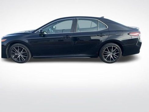 Used 2021 Toyota Camry SE image 8