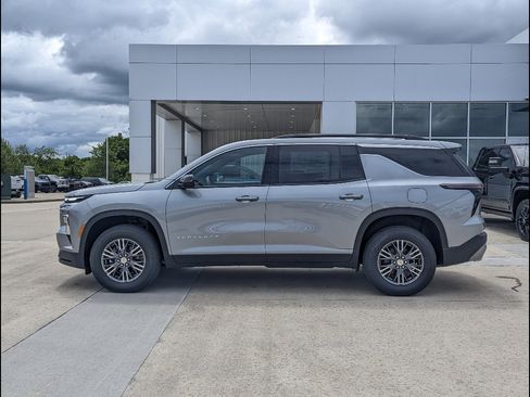 New 2026 Chevrolet Traverse LT w/ LPO, Floor Liner Package FWD image 9