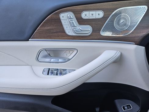 Certified 2025 Mercedes-Benz GLS 450 4MATIC image 22