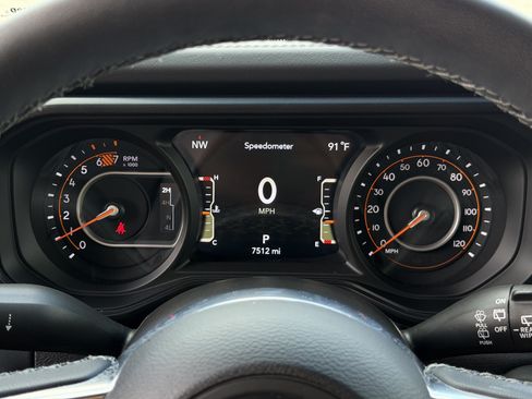 Used 2026 Jeep Wrangler Unlimited Sahara AWD/4WD image 20