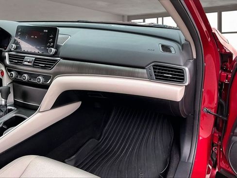 Used 2018 Honda Accord LX image 26