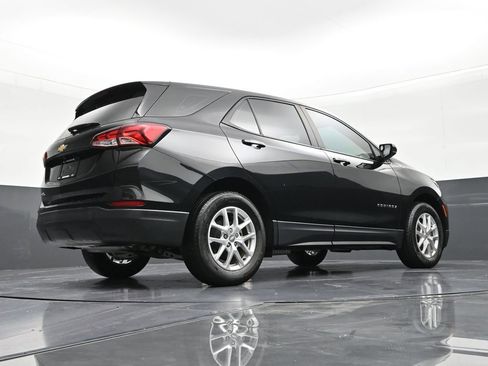 Used 2023 Chevrolet Equinox LS FWD image 24