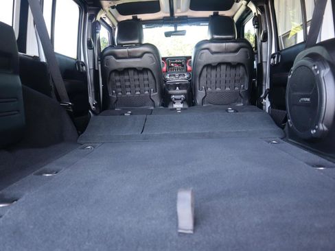 Used 2018 Jeep Wrangler Unlimited Rubicon AWD/4WD image 53