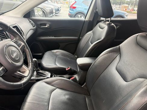 Used 2018 Jeep Compass Limited w/ Navigation Group AWD/4WD image 2