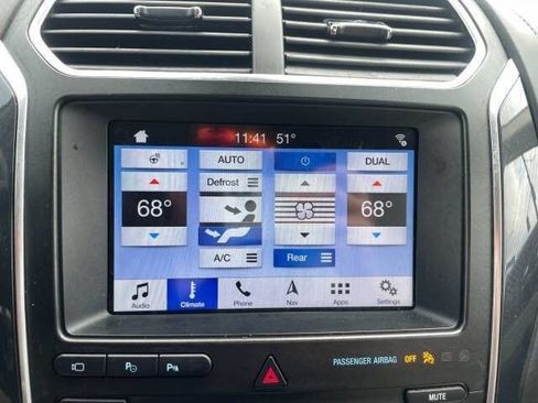 Used 2019 Ford Explorer Platinum AWD/4WD image 34