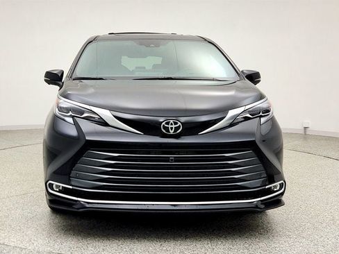 Used 2026 Toyota Sienna Platinum AWD/4WD image 2