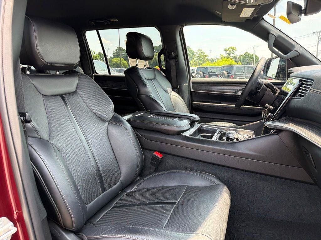 Used 2024 Jeep Wagoneer Series II w/ Flexible Seating Group RWD image 26