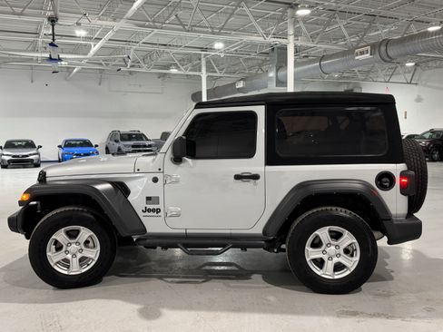 Used 2022 Jeep Wrangler Sport S image 16
