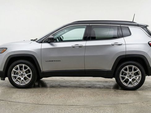 Used 2025 Jeep Compass Limited AWD/4WD image 5