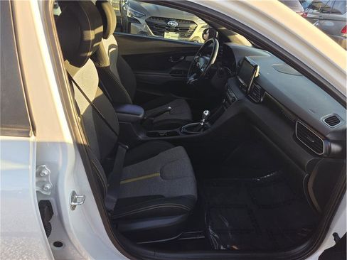 Used 2019 Hyundai Veloster Turbo R-Spec image 23
