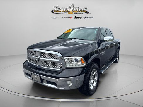 Used 2017 RAM 1500 Laramie w/ Convenience Group AWD/4WD image 4