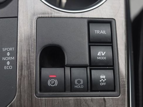 Used 2023 Toyota Highlander Platinum AWD/4WD image 9