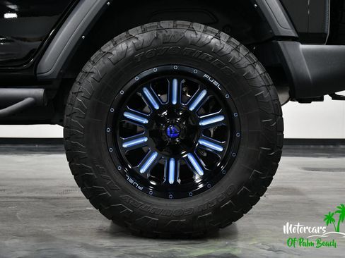 Used 2024 Jeep Wrangler Unlimited Sport AWD/4WD image 7