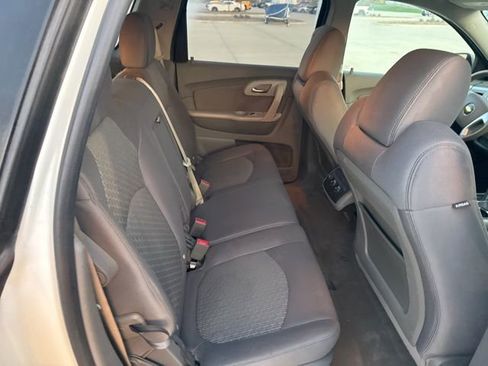 Used 2011 Chevrolet Traverse LS image 21