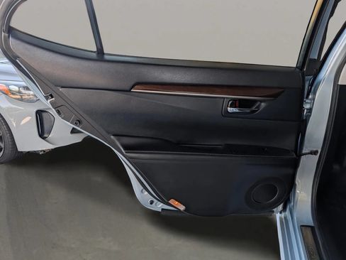 Used 2013 Lexus ES 350 w/ Luxury Pkg FWD image 18