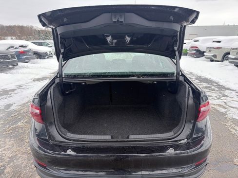 Used 2024 Volkswagen Jetta SE image 34