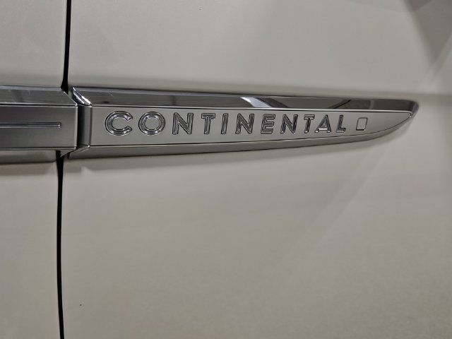 Used 2018 Lincoln Continental Reserve w/ Continental Climate Package AWD/4WD image 41