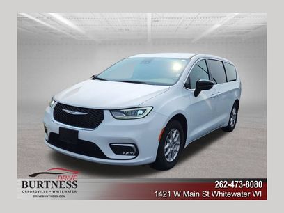 Used 2024 Chrysler Pacifica Touring-L