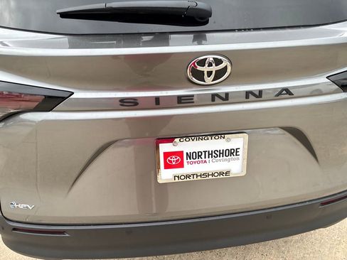 New 2026 Toyota Sienna XLE image 6