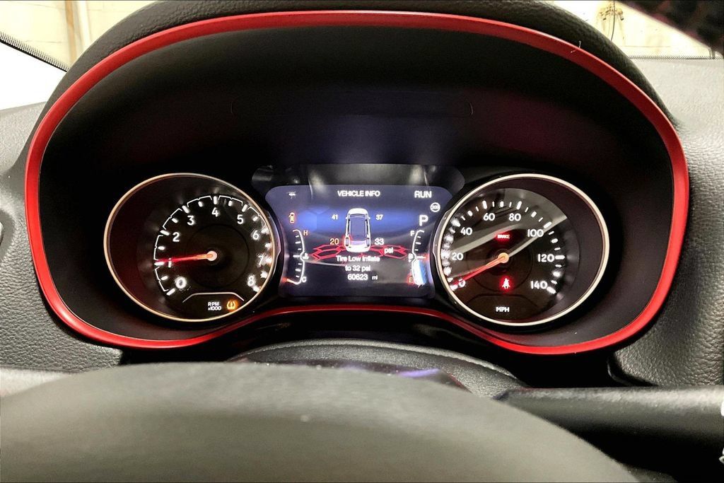 Used 2018 Jeep Compass Trailhawk w/ Navigation Group AWD/4WD image 13