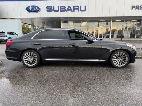 Used 2018 Genesis G90 5.0 Ultimate RWD image 2