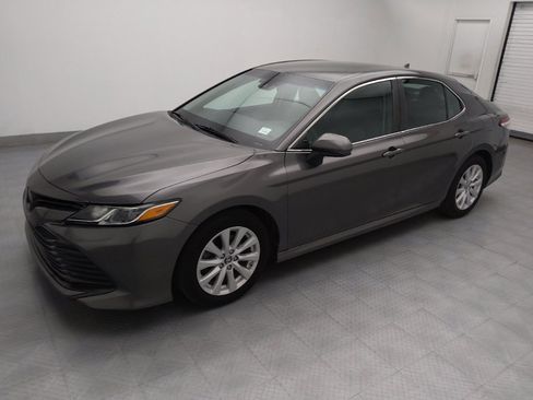 Used 2019 Toyota Camry LE image 2