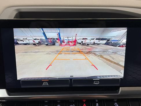 Used 2023 GMC Sierra 1500 SLT image 16