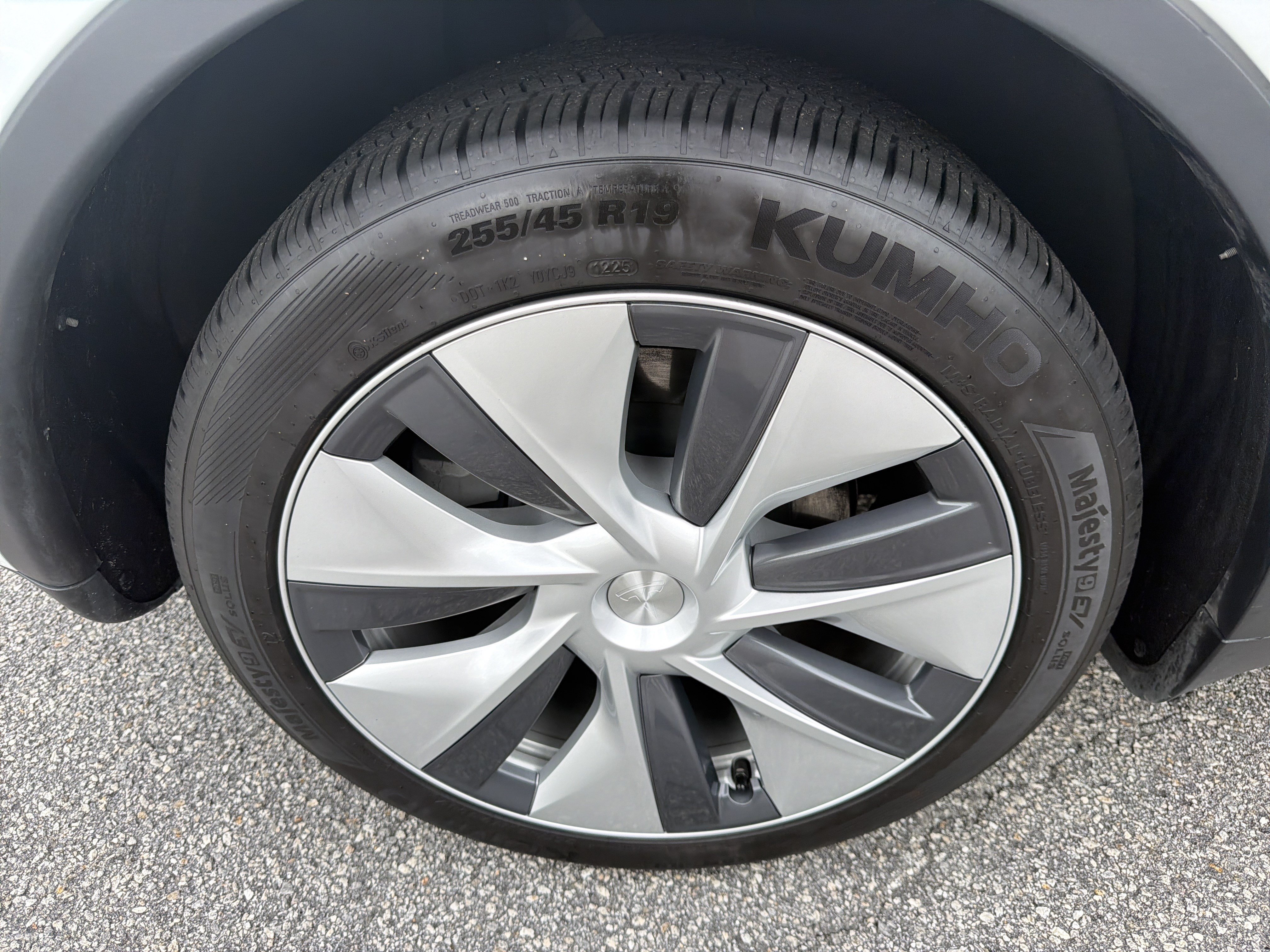 Used 2023 Tesla Model Y Long Range AWD/4WD image 22