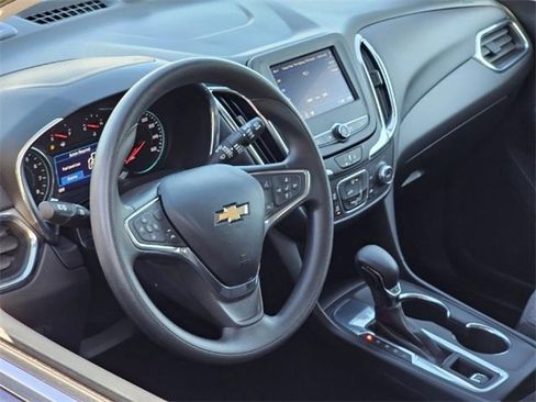 Used 2022 Chevrolet Equinox LT image 11