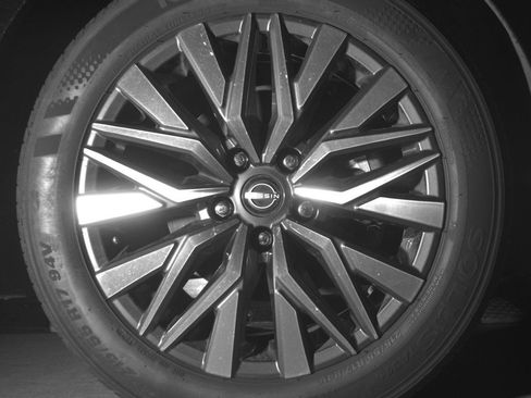 Used 2025 Nissan Altima 2.5 SV FWD image 13
