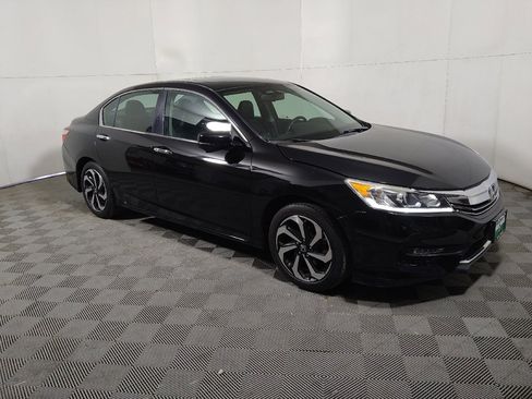 Used 2017 Honda Accord EX-L image 11