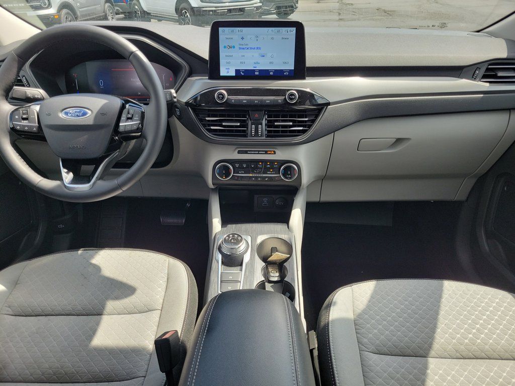 Certified 2023 Ford Escape Active AWD/4WD image 11