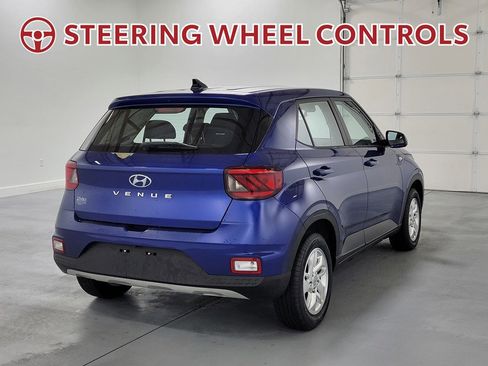 Used 2021 Hyundai Venue SE image 9
