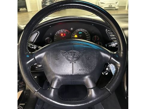 Used 1998 Chevrolet Corvette Coupe w/ Memory Pkg RWD image 22