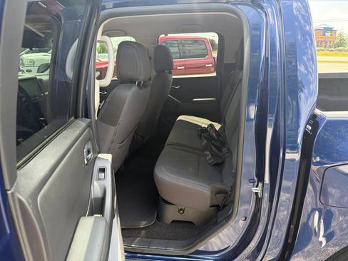 Used 2022 Nissan Frontier SV w/ Technology Package AWD/4WD image 7
