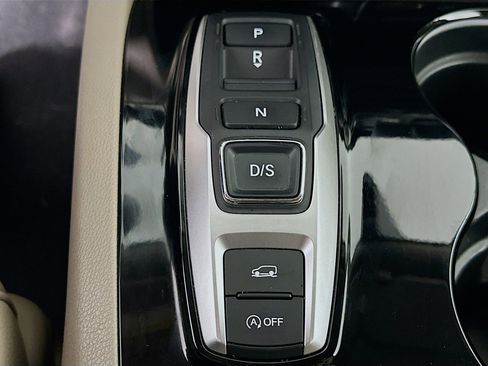 Used 2022 Honda Pilot Touring image 25