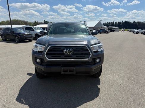 Used 2019 Toyota Tacoma SR5 image 2