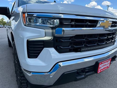 Used 2023 Chevrolet Silverado 1500 LT AWD/4WD image 14