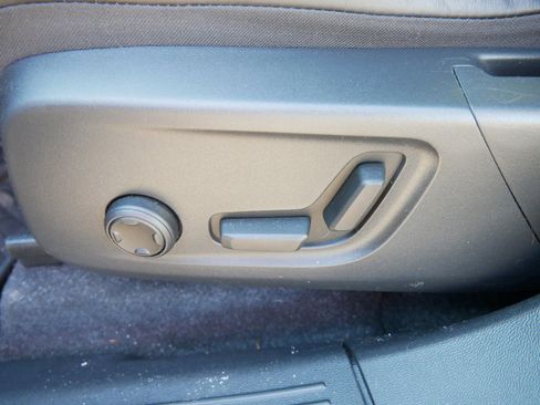 Certified 2022 Volvo XC40 P8 Recharge Ultimate image 15