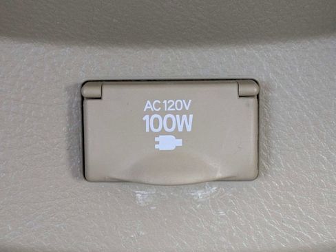 Used 2010 Toyota RAV4 Limited image 16