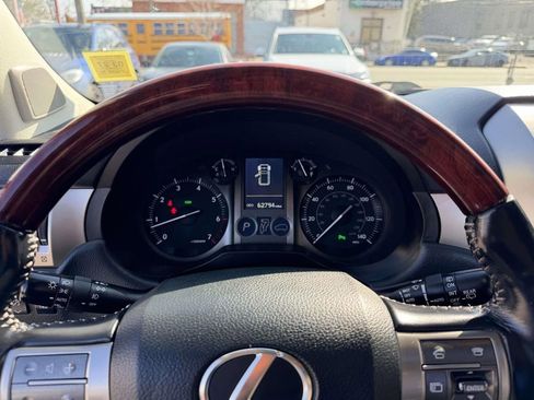Used 2016 Lexus GX 460 w/ Premium Package image 28