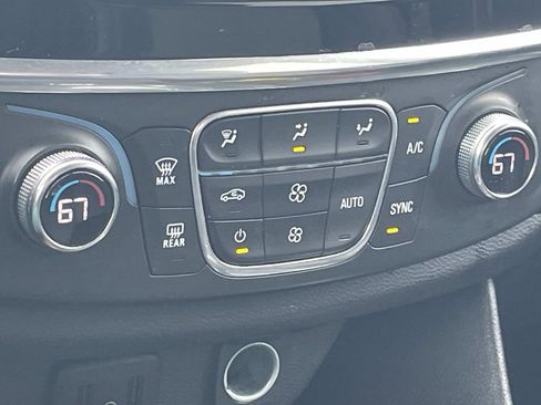 Used 2021 Chevrolet Traverse LS image 20