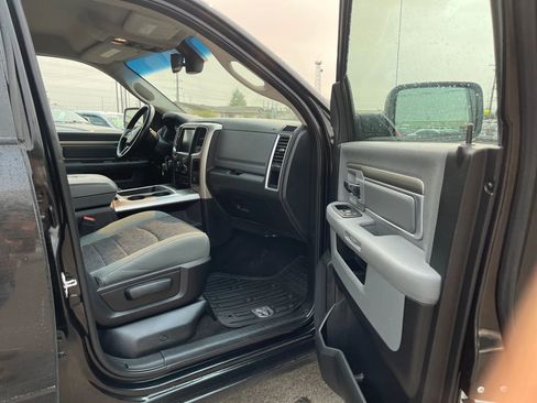 Used 2015 RAM 1500 Classic SLT w/ SLT Plus D←cor Group AWD/4WD image 11