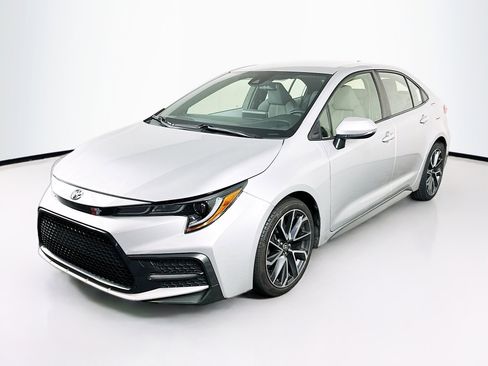 Used 2020 Toyota Corolla SE image 3