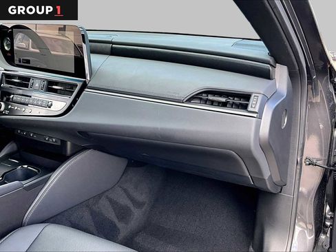 Used 2025 Lexus ES 350 w/ Premium Package FWD image 16