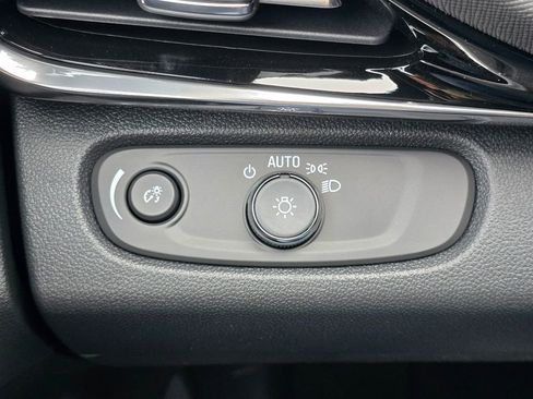 New 2026 Buick Envista Sport Touring FWD image 17