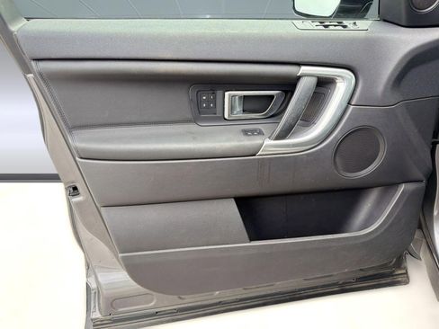 Used 2019 Land Rover Discovery Sport image 20