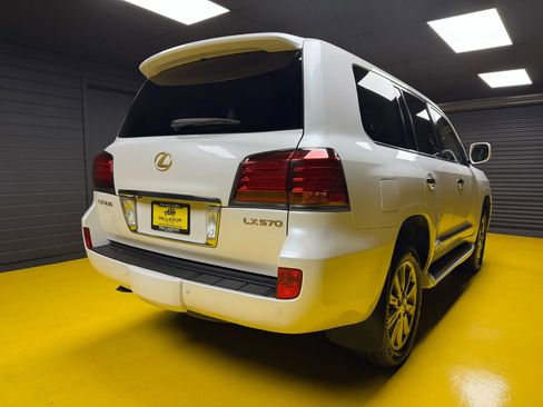 Used 2011 Lexus LX 570 4WD w/ Luxury Pkg image 6