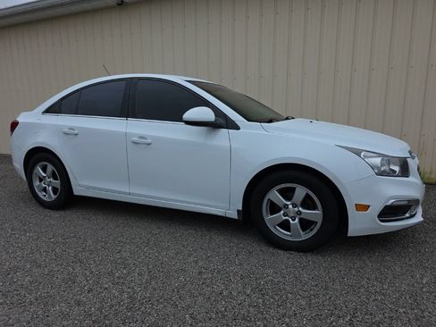 Used 2015 Chevrolet Cruze LT FWD image 2